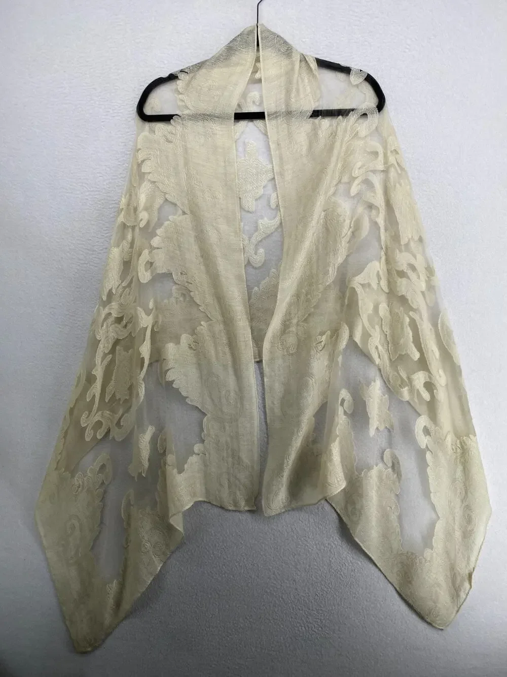 PRETTY PERSUASIONS Scarf Shanghai Night Sheer Jacquard Shawl Coverup Off White